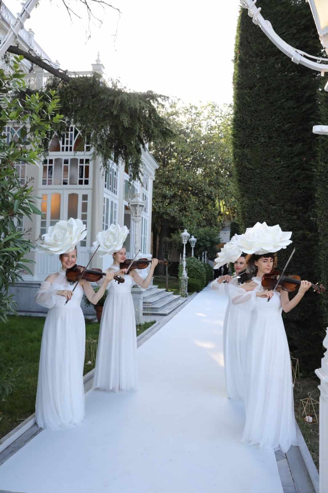 How to choose the perfect artistic moment for your event