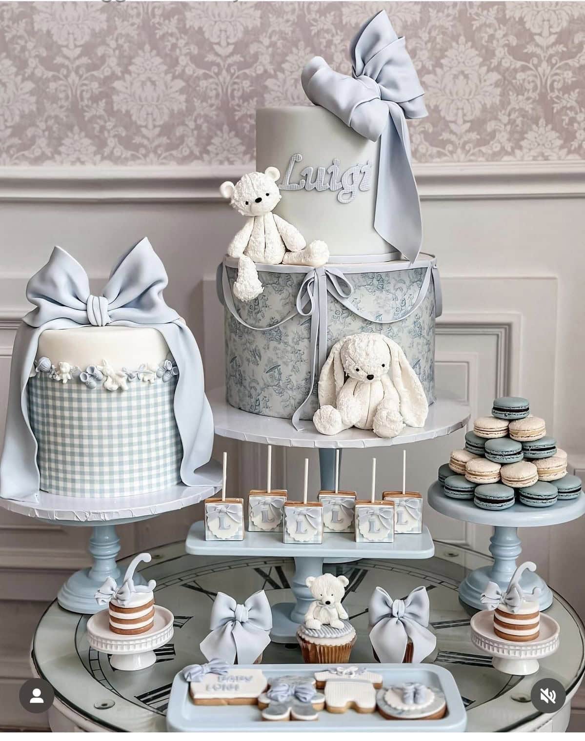 Intimate baptism or big party? How to choose the right format