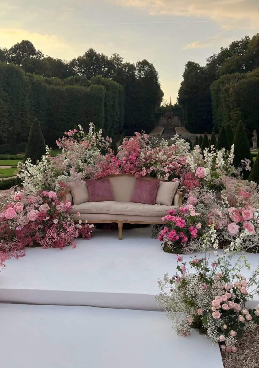Flowers at weddings in 2026: from decoration to statement